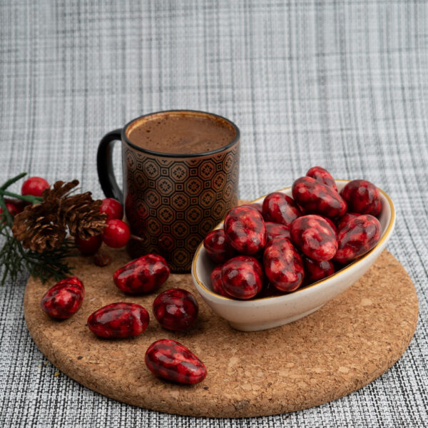 Ahududu Kaplamalı Beyaz Çikolatalı Badem Draje